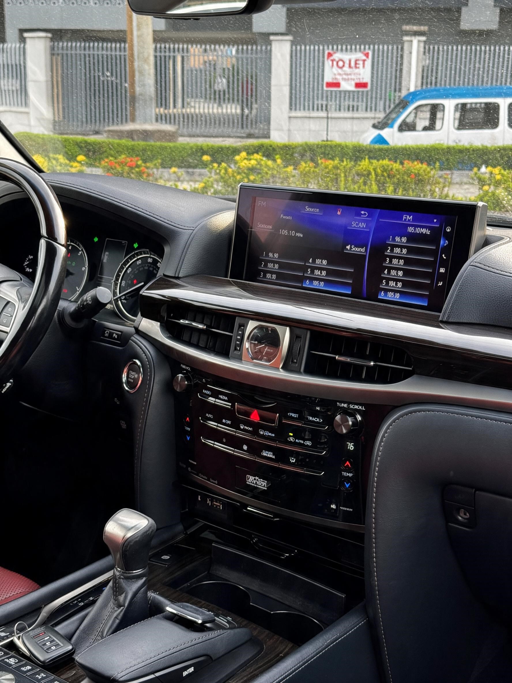 Vehicle 3 — front seats
